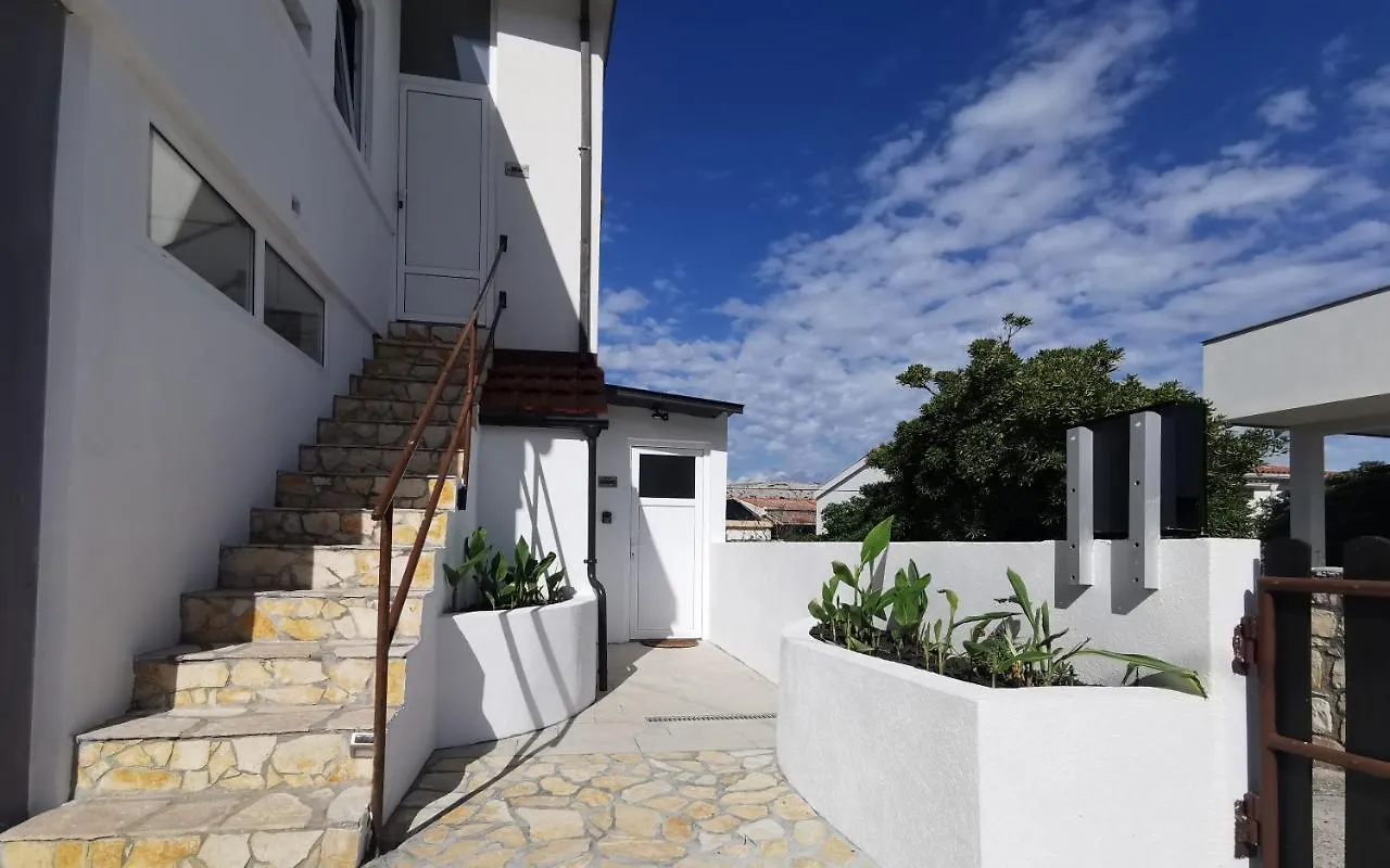 Laura'S Dream Appartments Pag Town